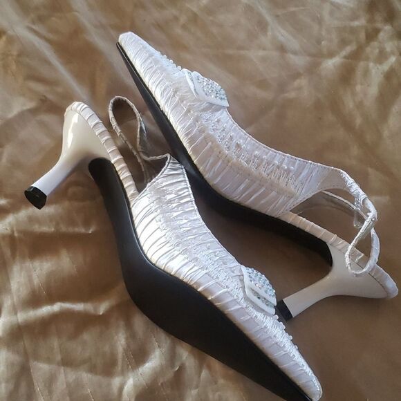 NWOT Ladies Designer Pumps by JOHN FASHION - Picture 13 of 15